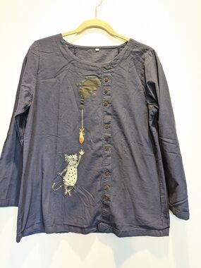 Gracila Women’s Navy Cotton Long Sleeve Shirt with Whimsical Cat Graphic Large